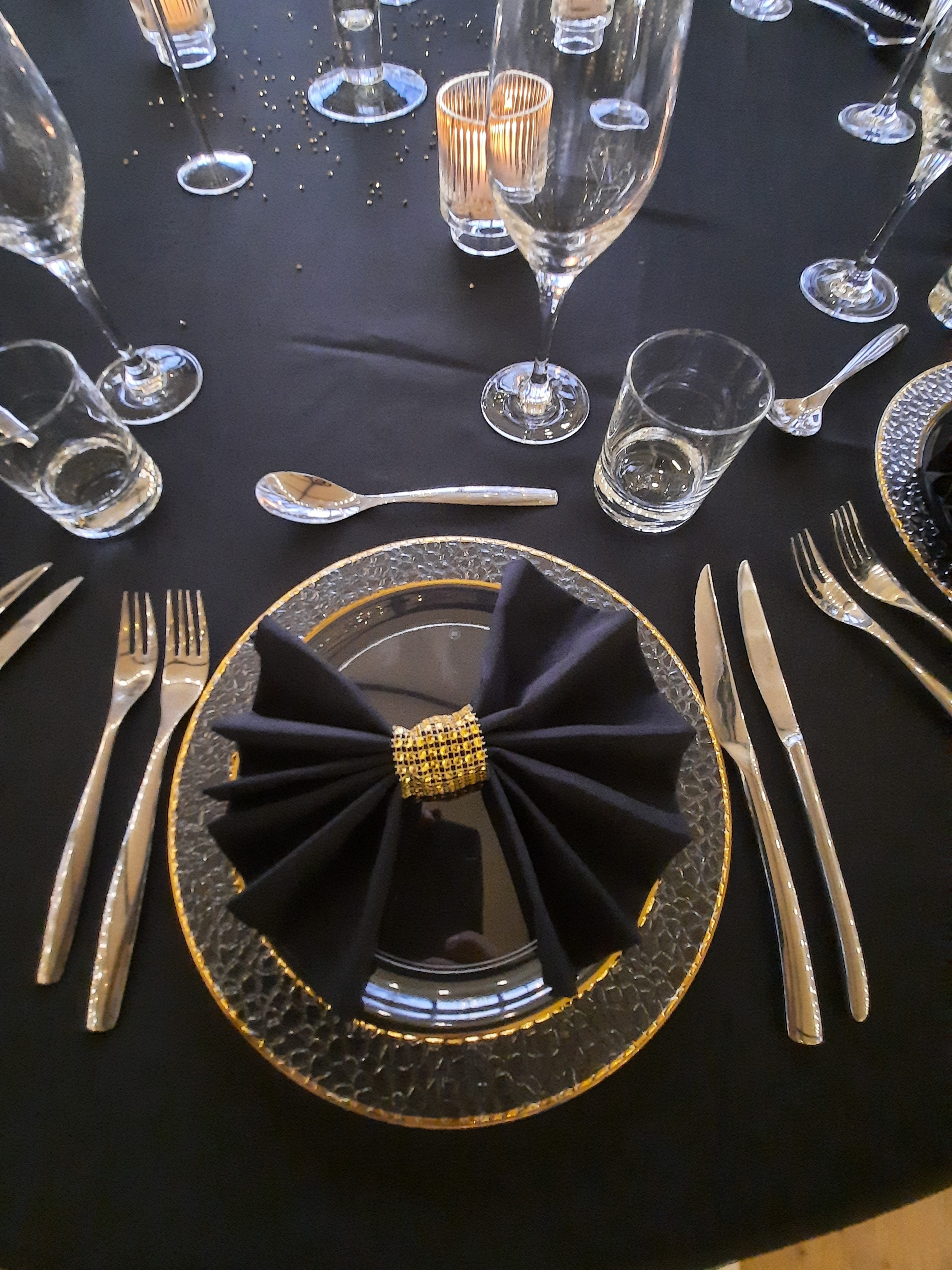 Serviette de table noire en coto 40/40